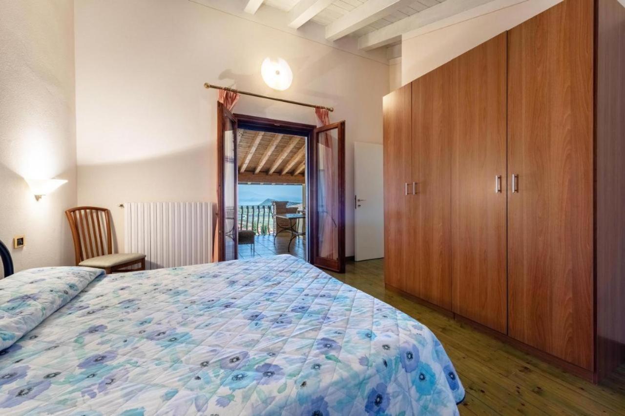 Casa Vacanze Baccolo Polpenazze del Garda Exterior foto